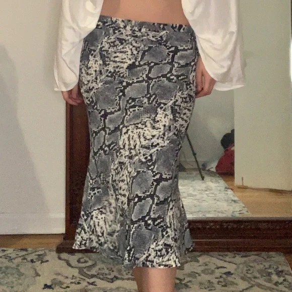SNAKE-PRINT MIDI SKIRT - Picture 4 of 4